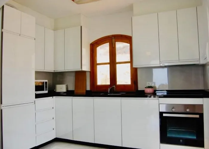 Апартаменты Beautiful With Amazing Sea View Нерха